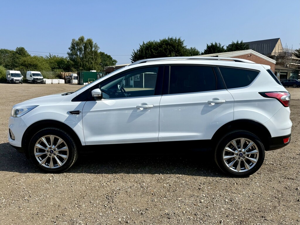 Ford Kuga 1.5 Tdci Ecoblue Titanium Edition 2019 EN68BCU White #4