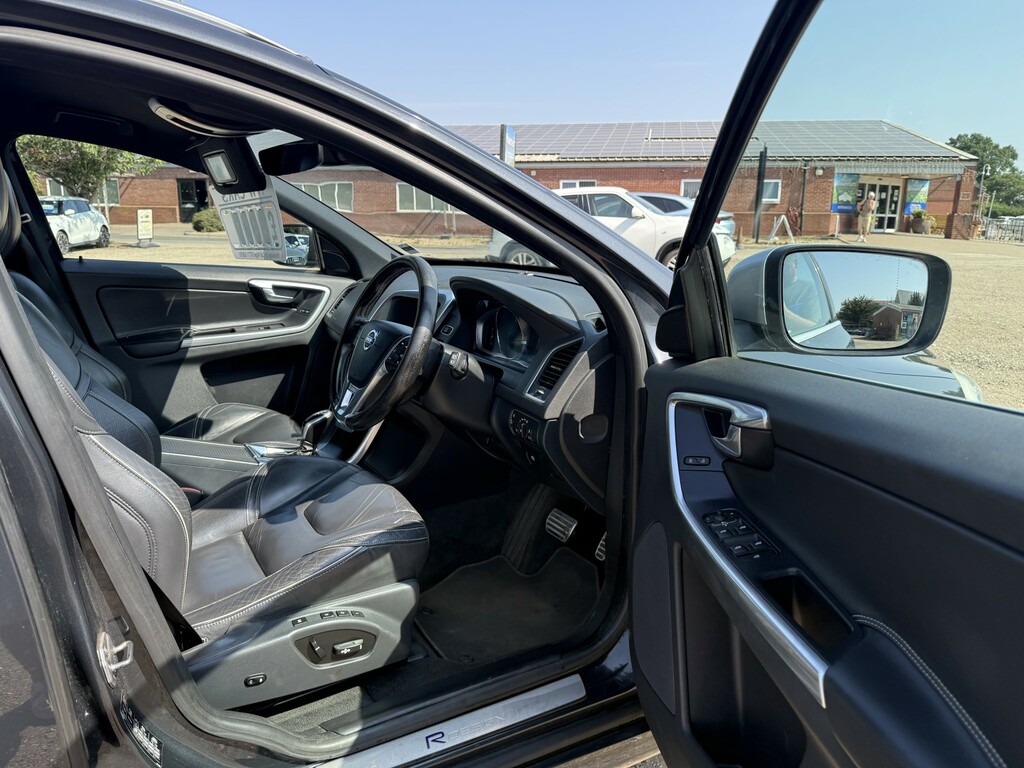 Volvo XC60 Blue #15