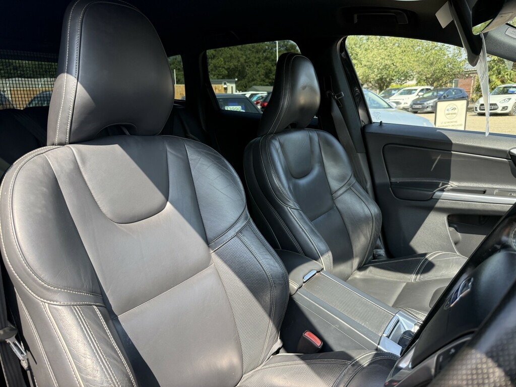 Volvo XC60 Blue #18
