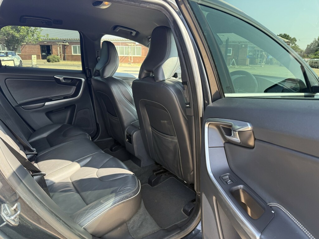 Volvo XC60 Blue #13