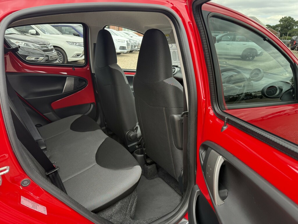 Toyota Aygo 1.0 Vvt-i Mode Ac Red #13