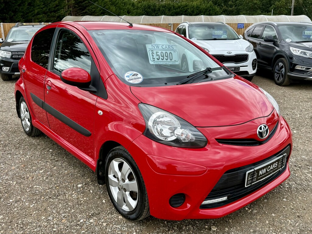 Toyota Aygo 1.0 Vvt-i Mode Ac Red #1
