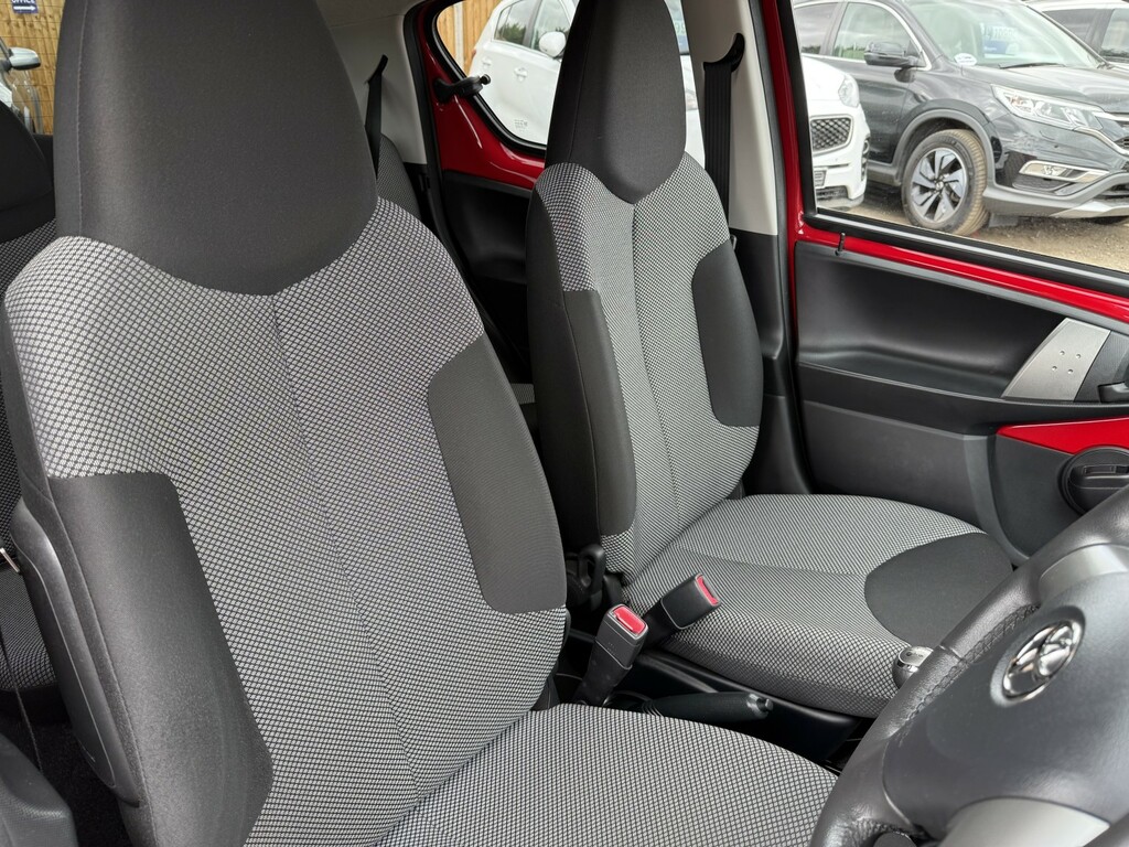 Toyota Aygo 1.0 Vvt-i Mode Ac Red #16