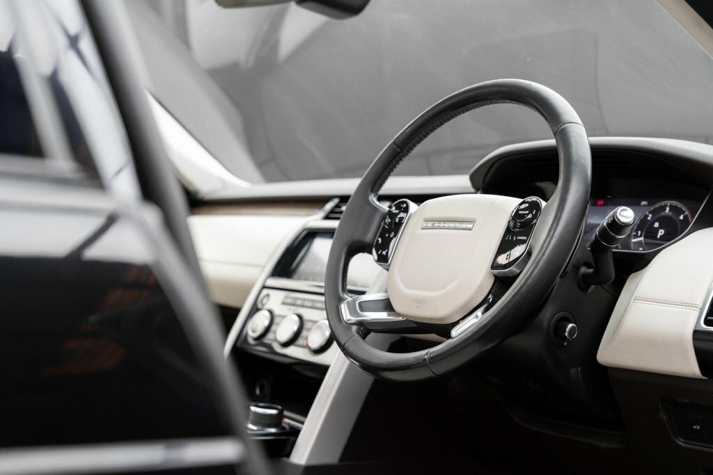 Land Rover Discovery Black #30