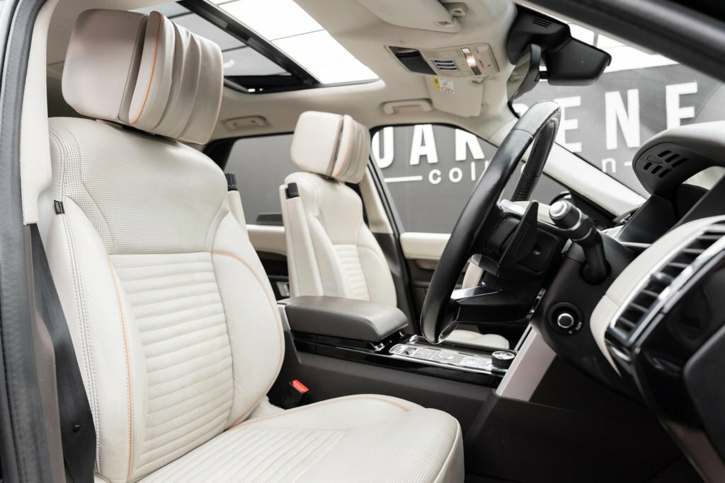 Land Rover Discovery Black #9