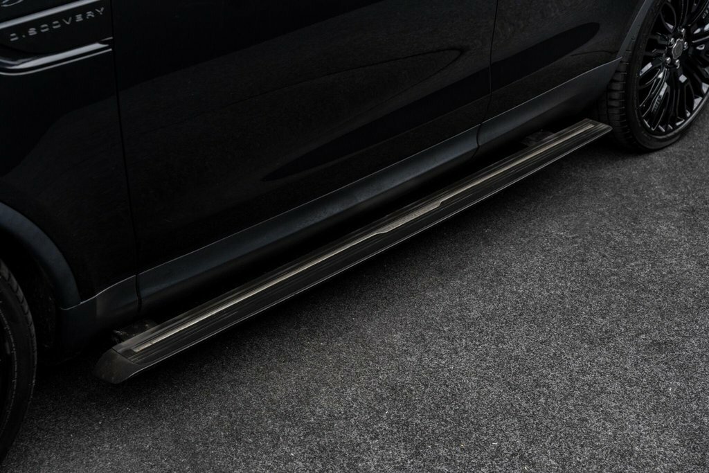 Land Rover Discovery Black #4
