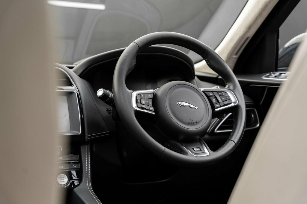 Jaguar F-Pace 2.0D Portfolio Awd Grey #45