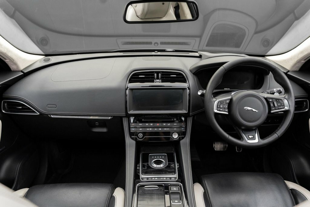 Jaguar F-Pace 2.0D Portfolio Awd Grey #37