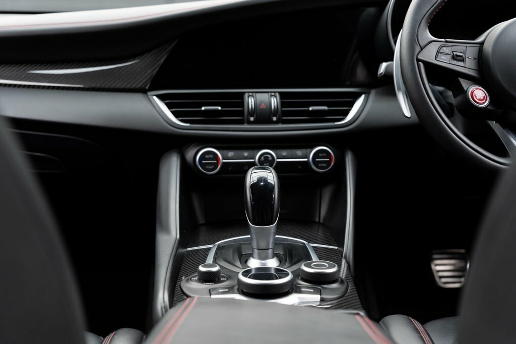 Alfa Romeo Giulia #27