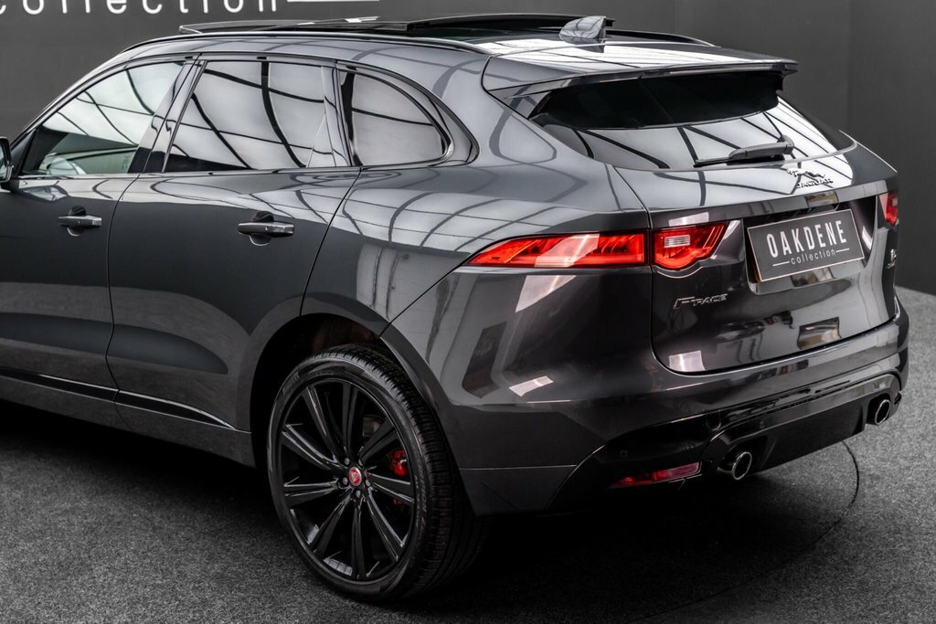 Jaguar F-Pace 2.0D 240 R-sport Awd White #18