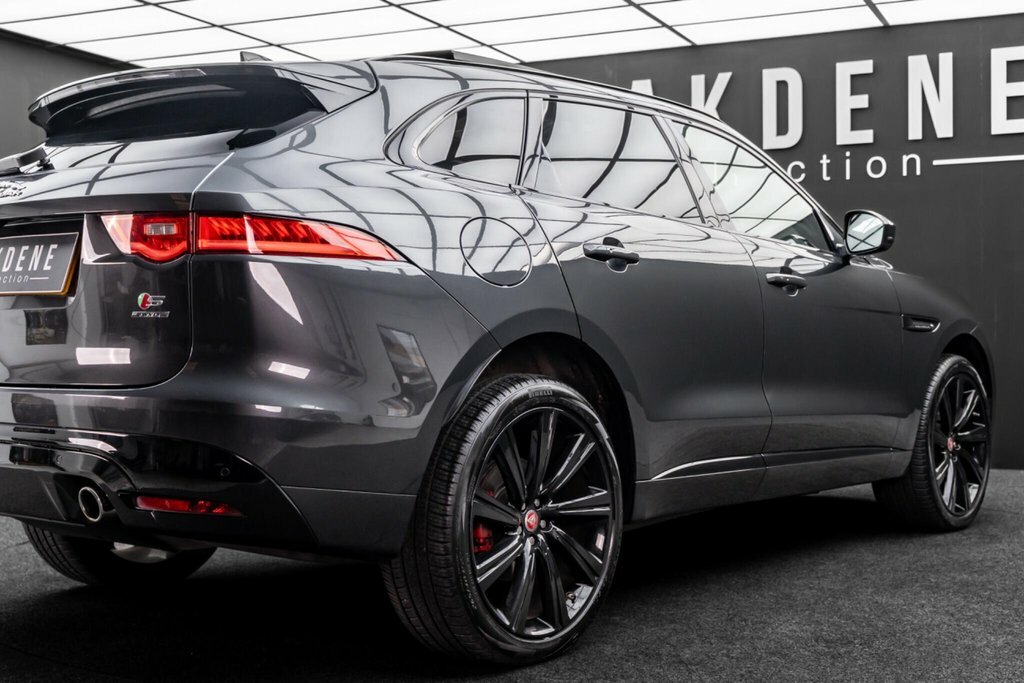 Jaguar F-Pace 2.0D 240 R-sport Awd White #26