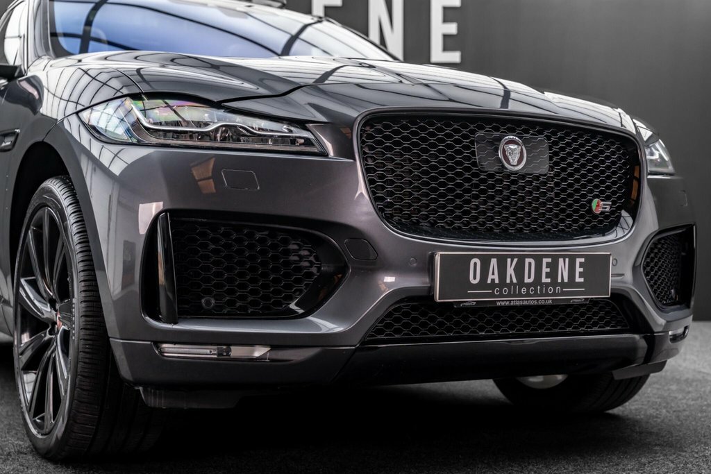 Jaguar F-Pace 2.0D 240 R-sport Awd White #38