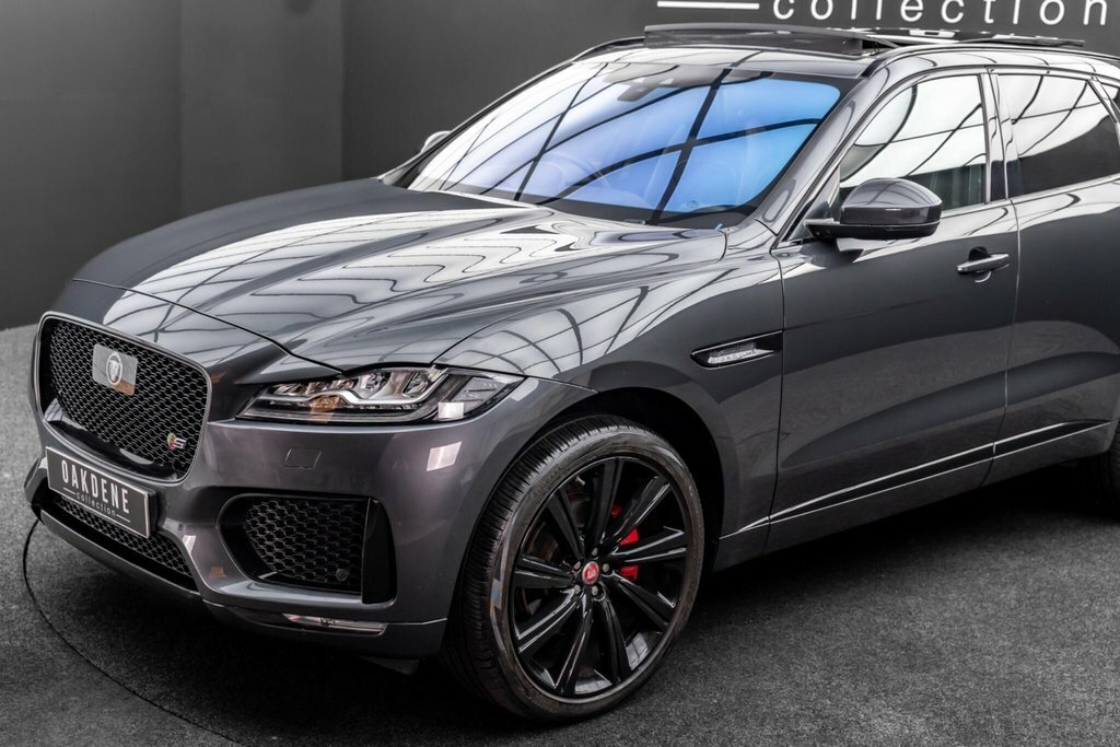 Jaguar F-Pace 2.0D 240 R-sport Awd White #16
