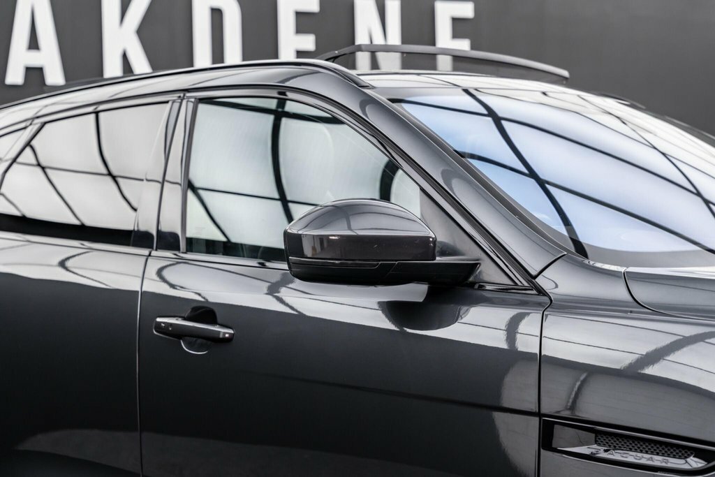 Jaguar F-Pace 2.0D 240 R-sport Awd White #30