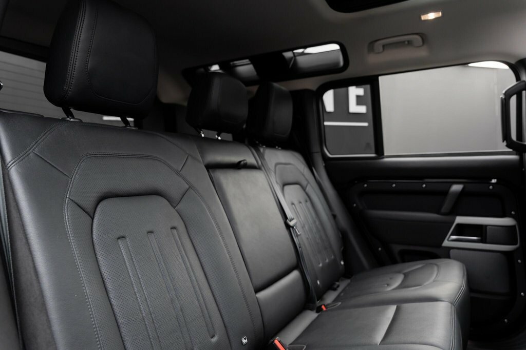 Land Rover Defender 110 Defender S Silver #28