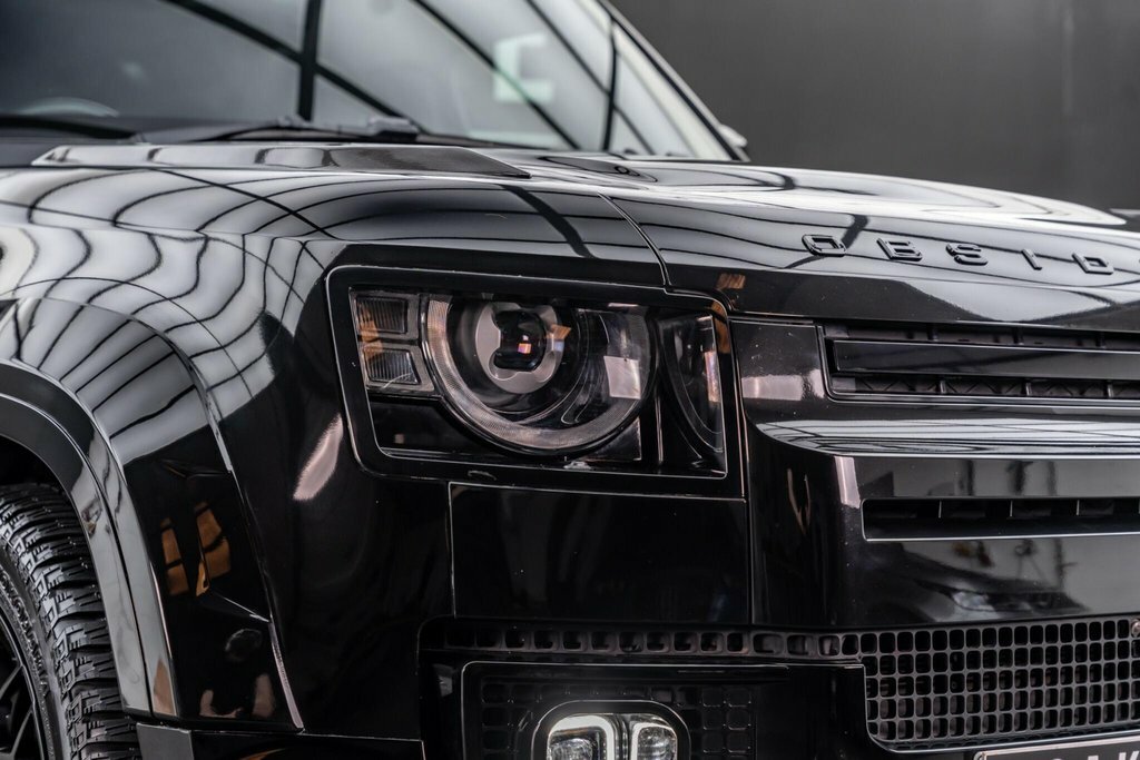 Land Rover Defender 110 Defender S Silver #31