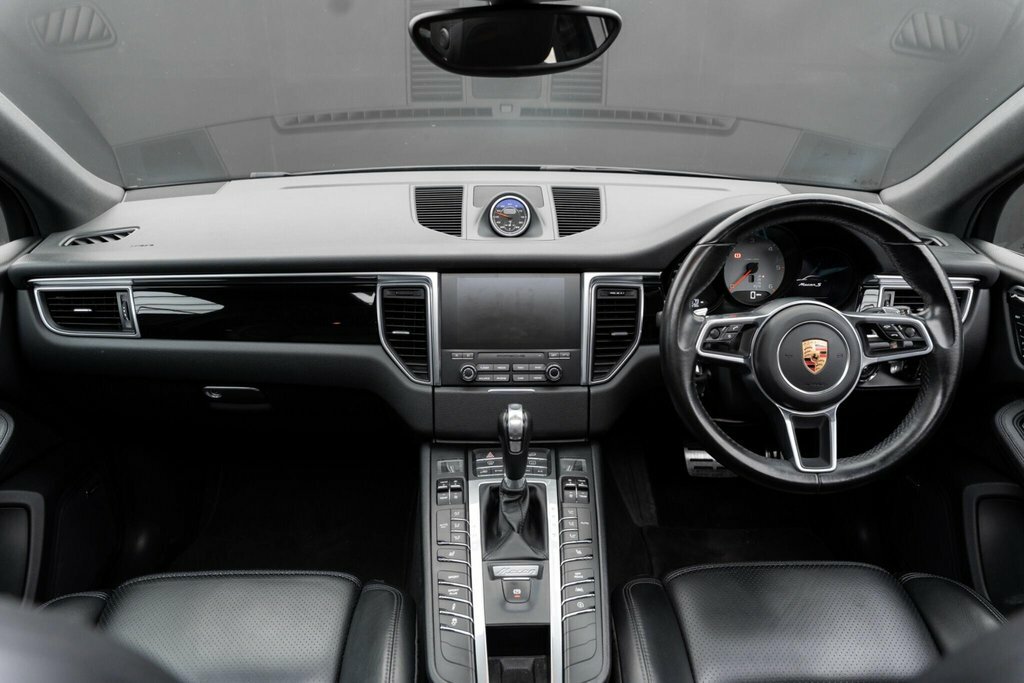 Porsche Macan 3.0T V6 Gts Suv Black #28