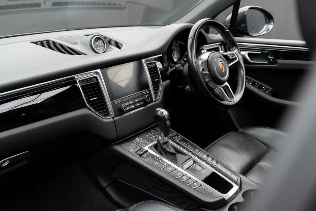 Porsche Macan 3.0T V6 Gts Suv Black #32
