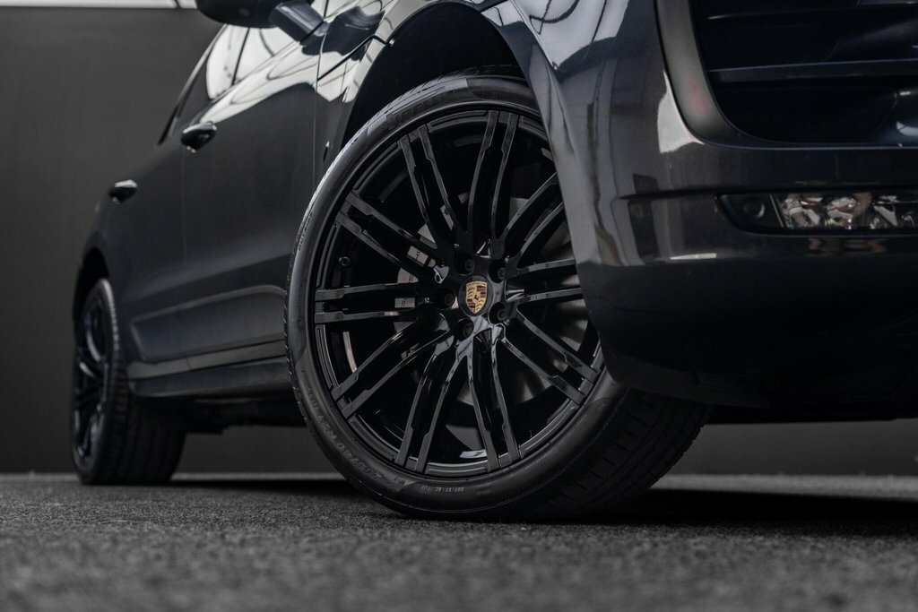 Porsche Macan 3.0T V6 Gts Suv Black #25