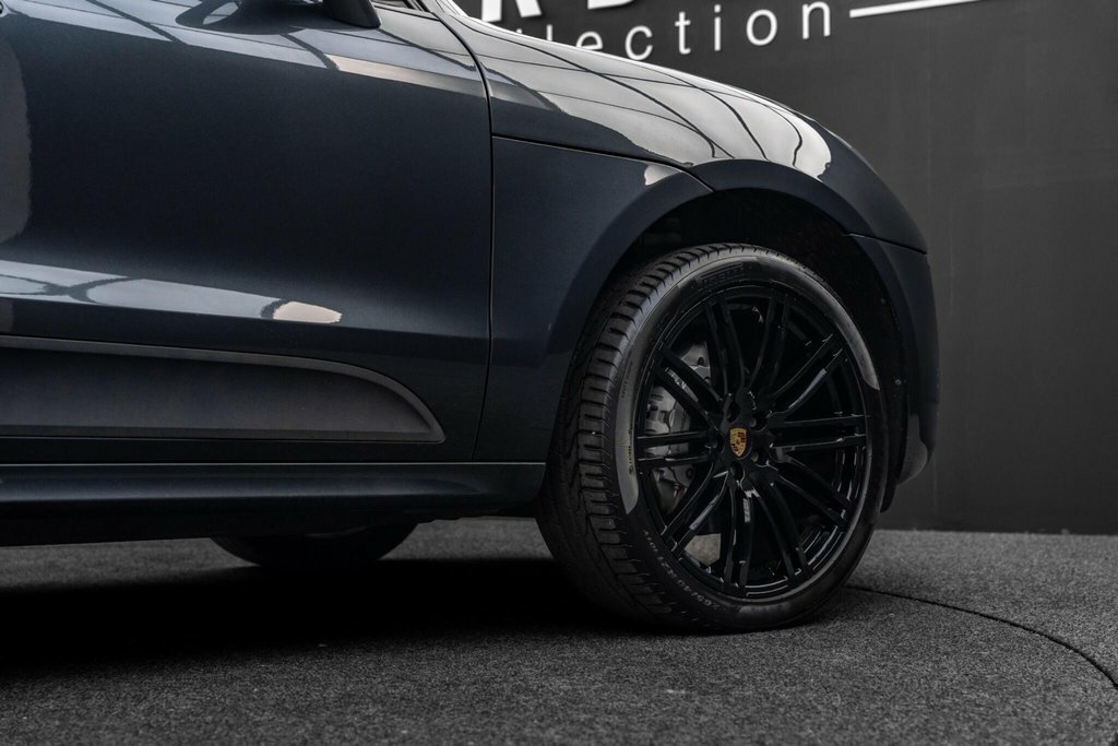 Porsche Macan 3.0T V6 Gts Suv Black #37