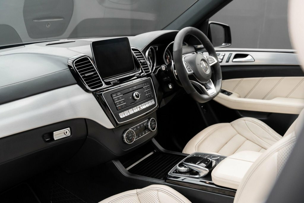 Mercedes-Benz GLE Class Gle 350 D Black #41