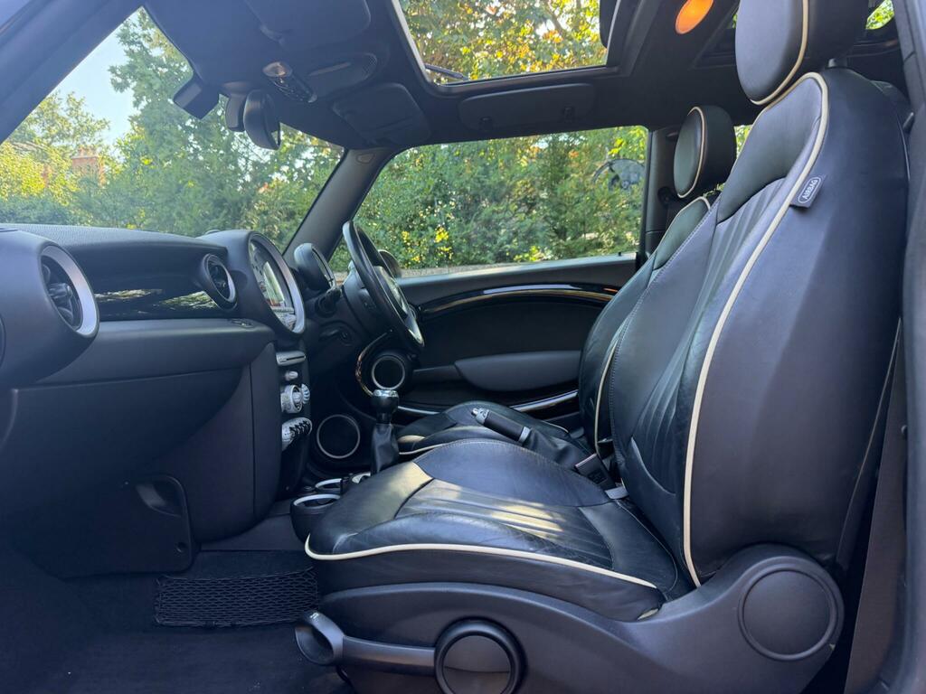 Mini Hatch Cooper 1.6 Cooper 118 Bhp White #17