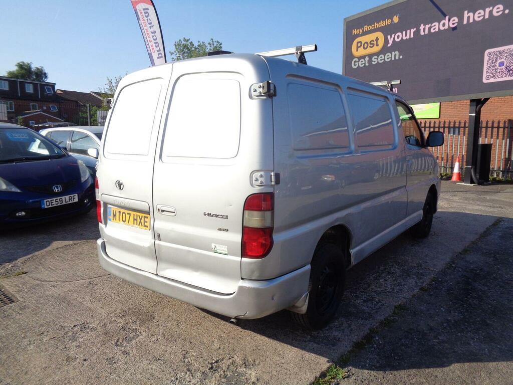 Toyota HiAce Panel Van 2.5 280 D-4d Rwd L1 H1 200707 Silver #4