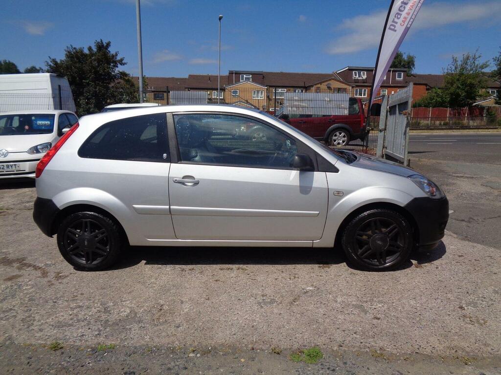 Ford Fiesta 1.4 Ghia Silver #2