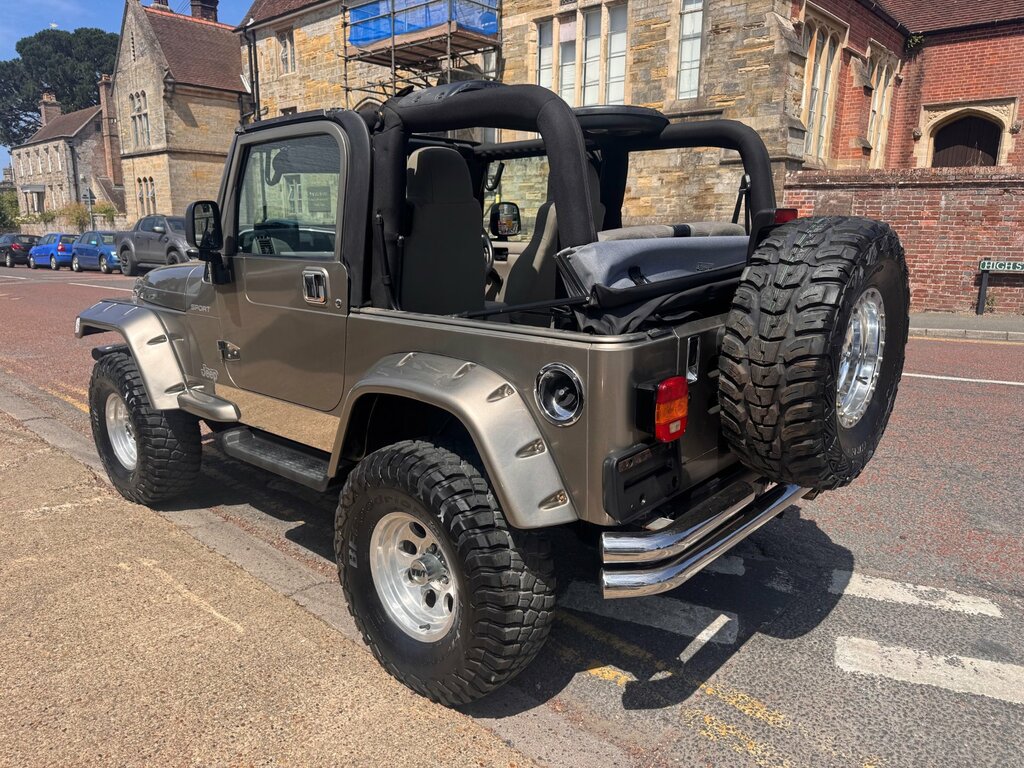 Jeep Wrangler 4.0 Sport Soft Top 4X4 Green #7