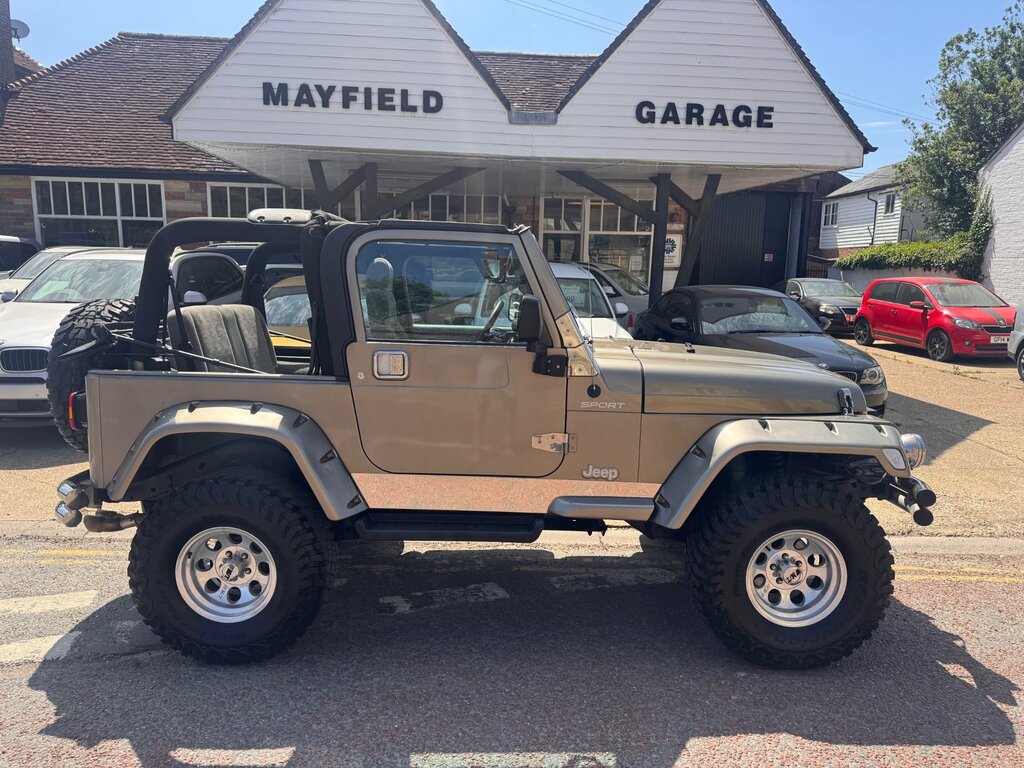 Jeep Wrangler 4.0 Sport Soft Top 4X4 Green #9