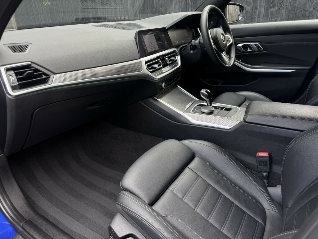 BMW 3 Series Saloon 2.0 318D M Sport Saloon 201919 YG19SDW Blue #3