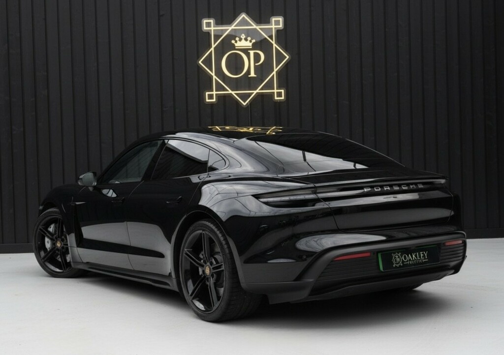 Porsche Taycan Saloon Performance Plus 93.4Kwh 202323 Black #2