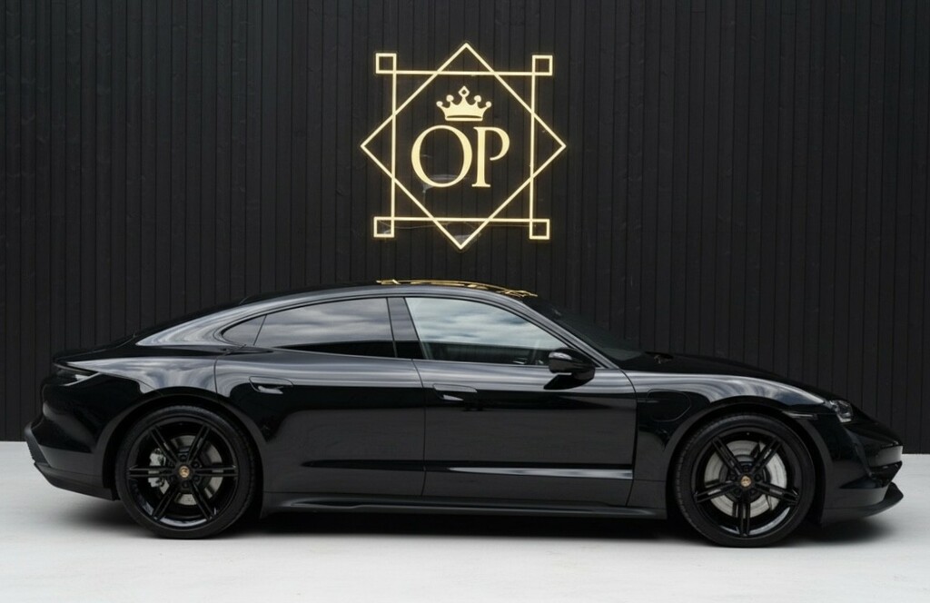 Porsche Taycan Saloon Performance Plus 93.4Kwh 202323 Black #4