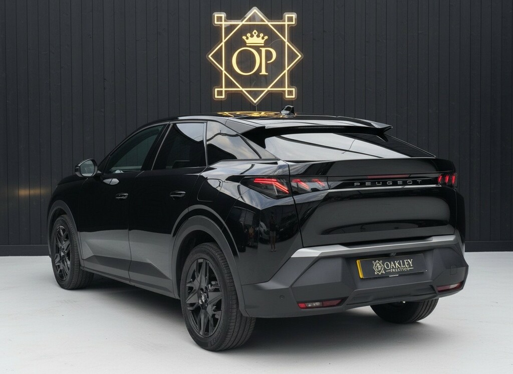 Peugeot 3008 1.2 New 3008 Gt Hybrid 136 E-dsc6 Black #2