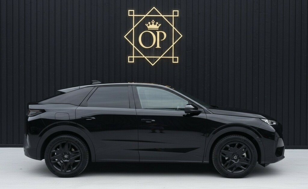 Peugeot 3008 1.2 New 3008 Gt Hybrid 136 E-dsc6 Black #4
