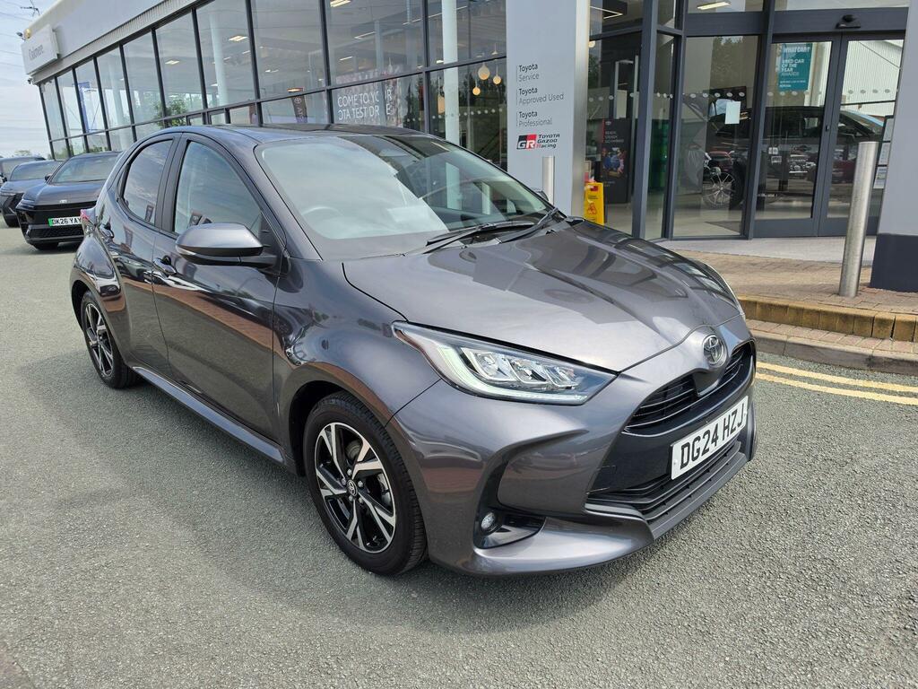 Toyota Yaris 1.5 Hybrid Design Cvt Grey