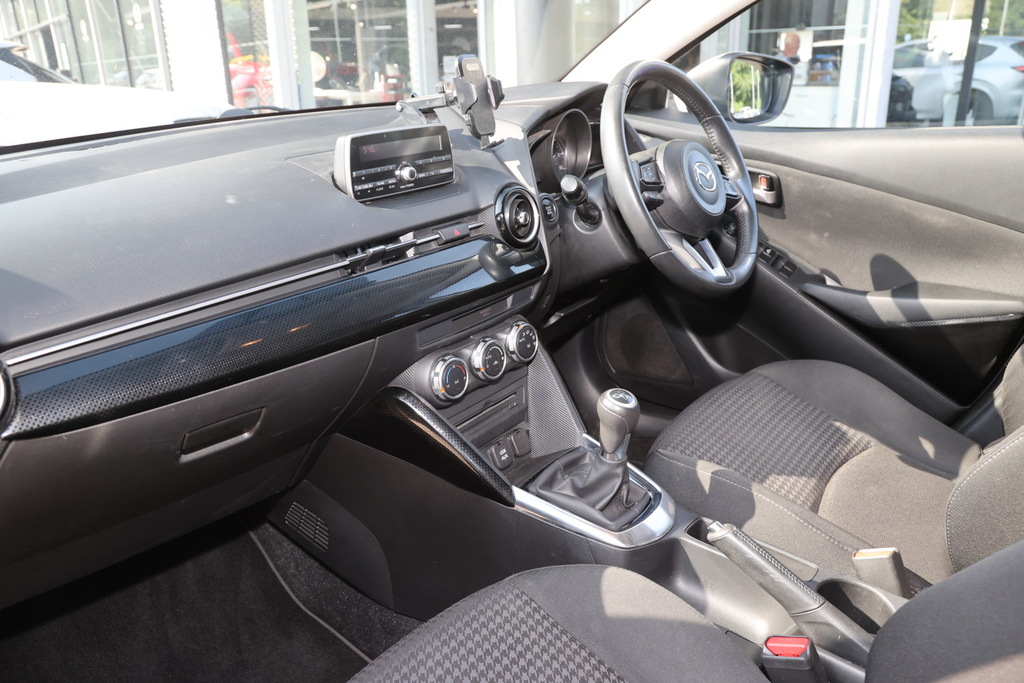 Mazda 2 1.5 75 Se-l DK68FMD White #2