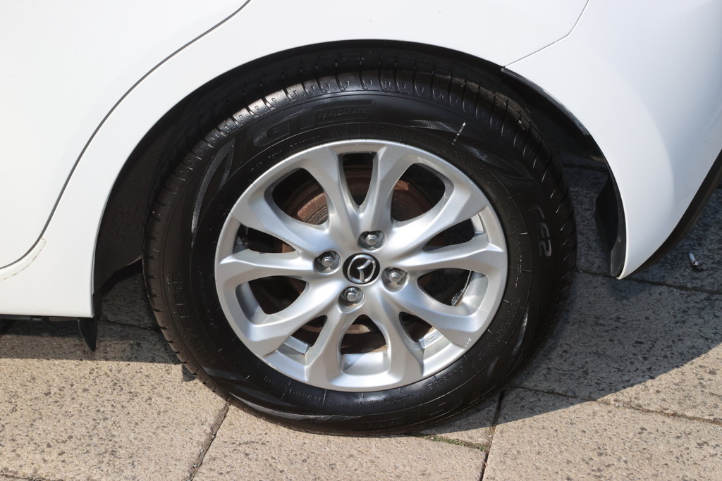 Mazda 2 1.5 75 Se-l DK68FMD White #5