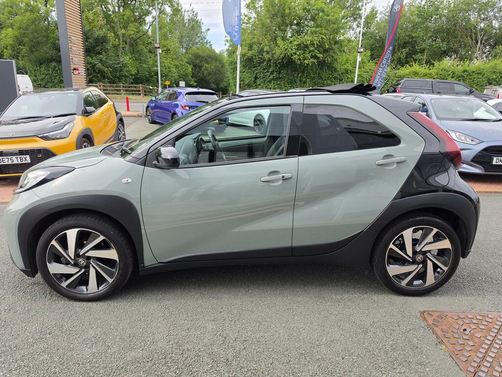 Toyota Aygo X 1.0 Vvt-i Exclusive Green #5
