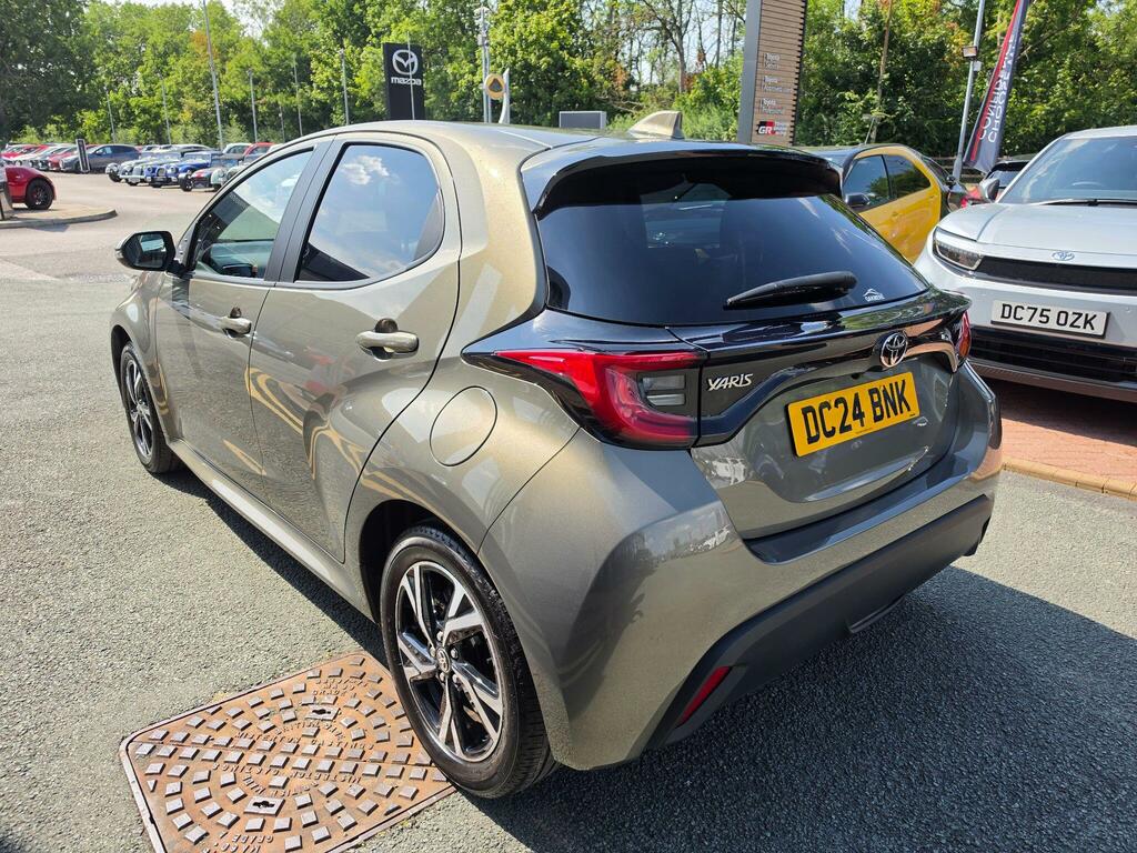 Toyota Yaris 1.5 Hybrid Design Cvt DC24BNK Brown #3