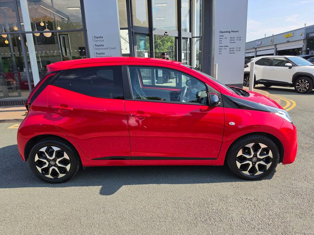 Toyota Aygo 1.0 Vvt-i X-trend X-shift EF68AON Red #2