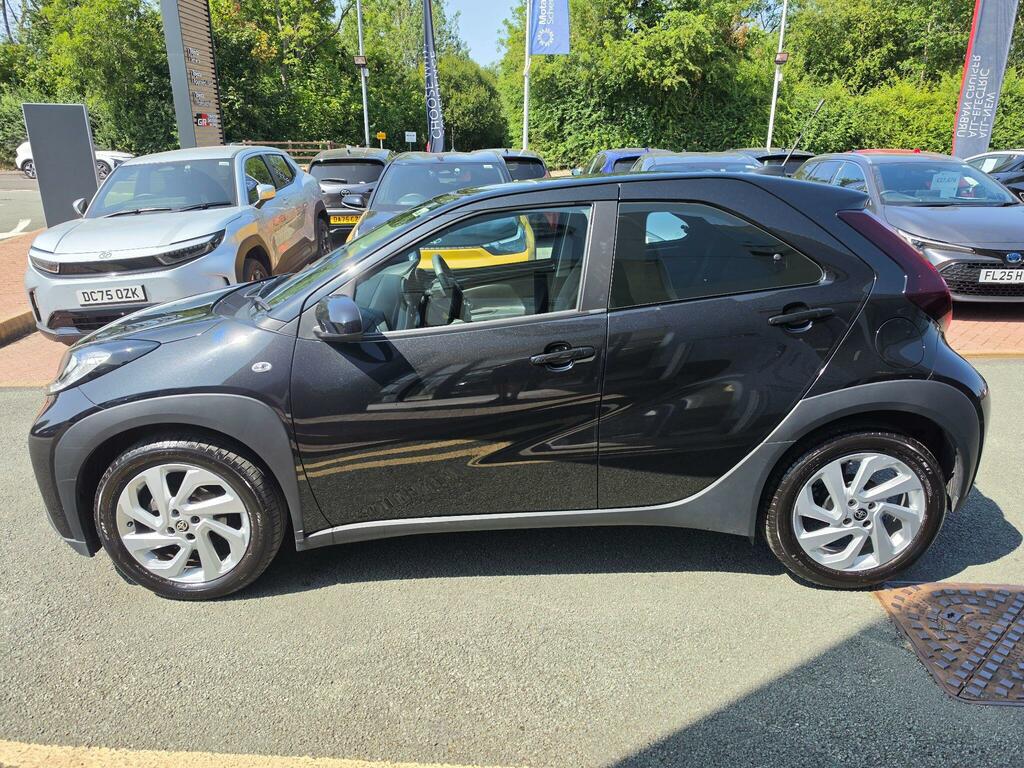 Toyota Aygo X 1.0 Vvt-i Pure CY23DGU Black #6