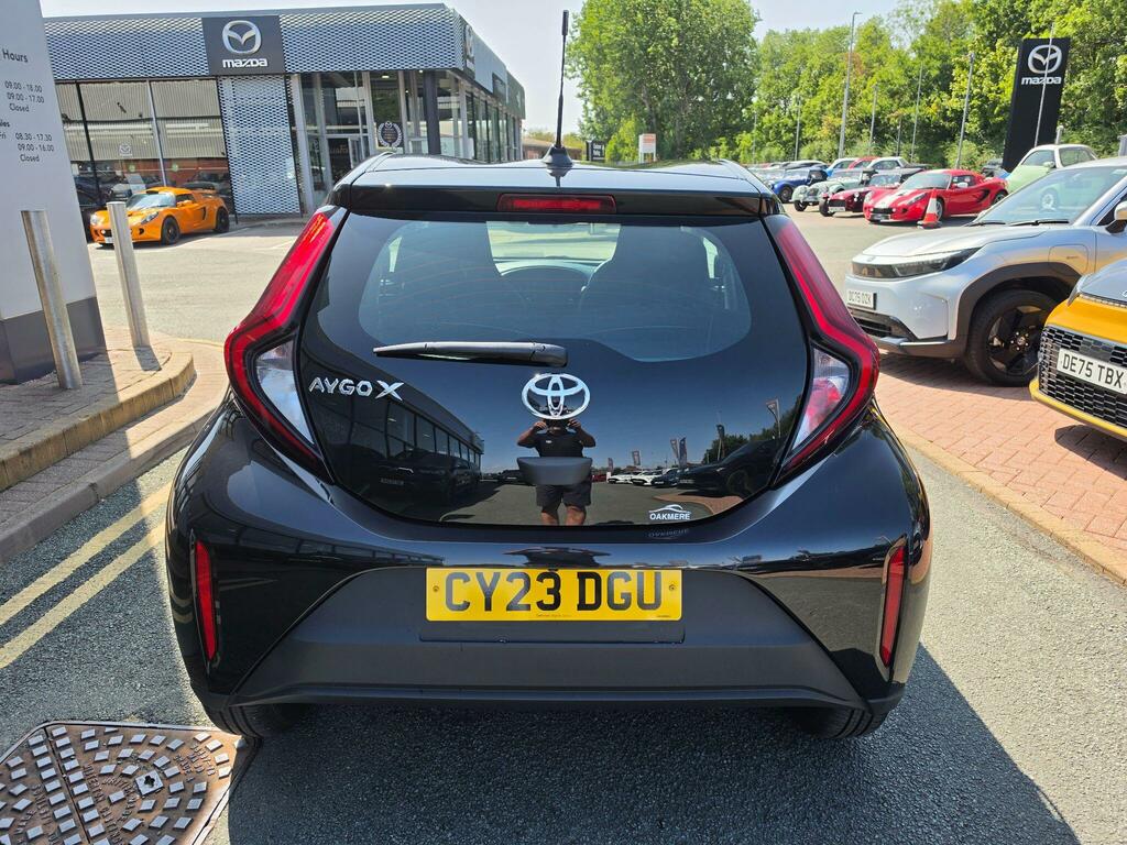Toyota Aygo X 1.0 Vvt-i Pure CY23DGU Black #4