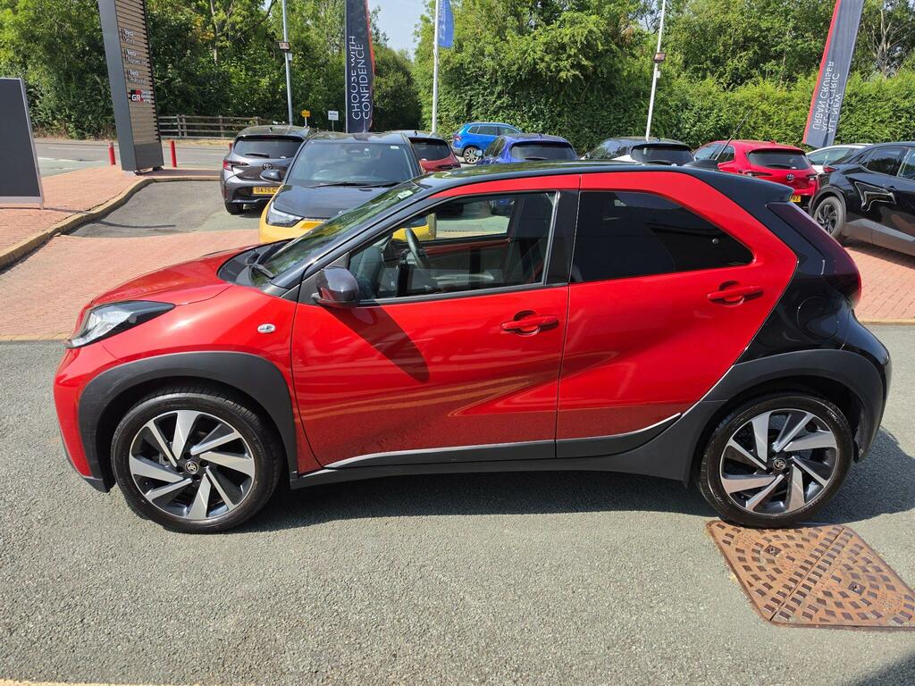 Toyota Aygo X 1.0 Vvt-i Edge Red #6