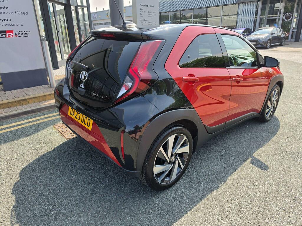 Toyota Aygo X 1.0 Vvt-i Edge Red #3