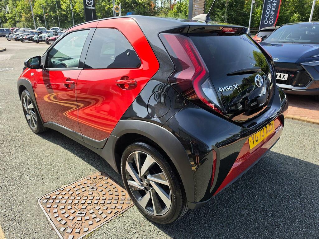 Toyota Aygo X 1.0 Vvt-i Edge Red #5