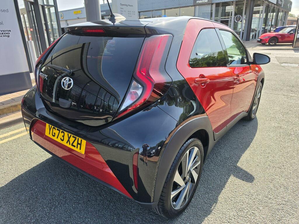 Toyota Aygo X 1.0 Vvt-i Edge Red #3