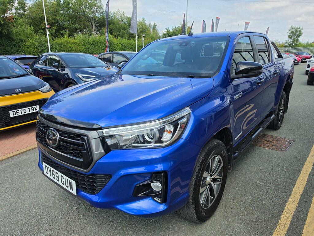 Toyota HILUX D-4d Active White #7