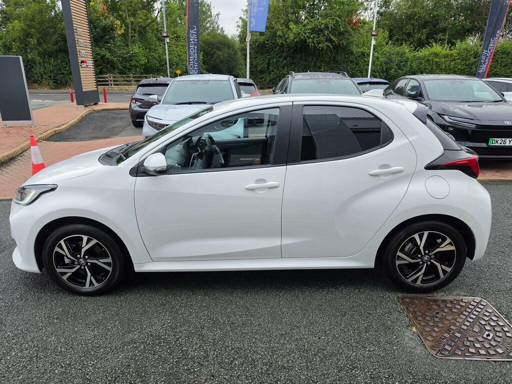 Toyota Yaris 1.5 Hybrid Design Cvt DC24ACO White #6