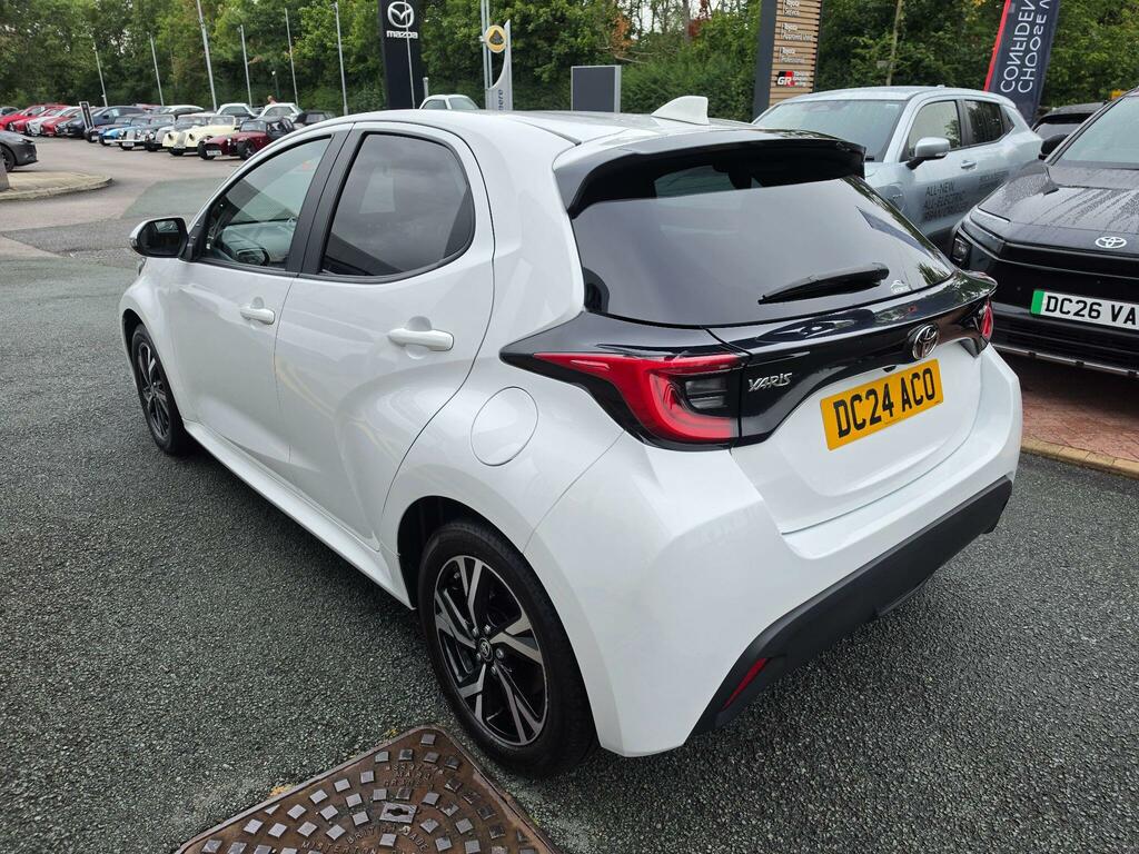 Toyota Yaris 1.5 Hybrid Design Cvt DC24ACO White #5